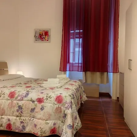 דירה Nella Storica Piazza Carlo Iii *