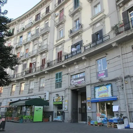 דירה Nella Storica Piazza Carlo Iii נאפולי