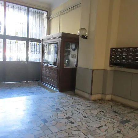 Nella Storica Piazza Carlo Iii * נאפולי