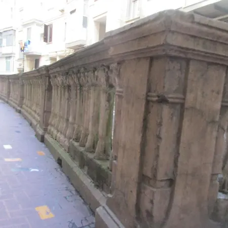 Nella Storica Piazza Carlo Iii דירה נאפולי
